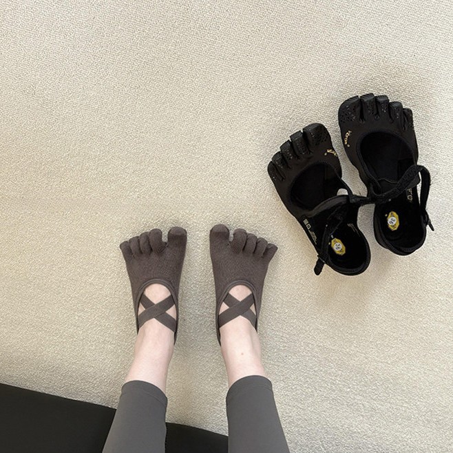 Yoga Fitness Studio - Women's Criss-Cross Strappy Five-Toe Yoga Socks