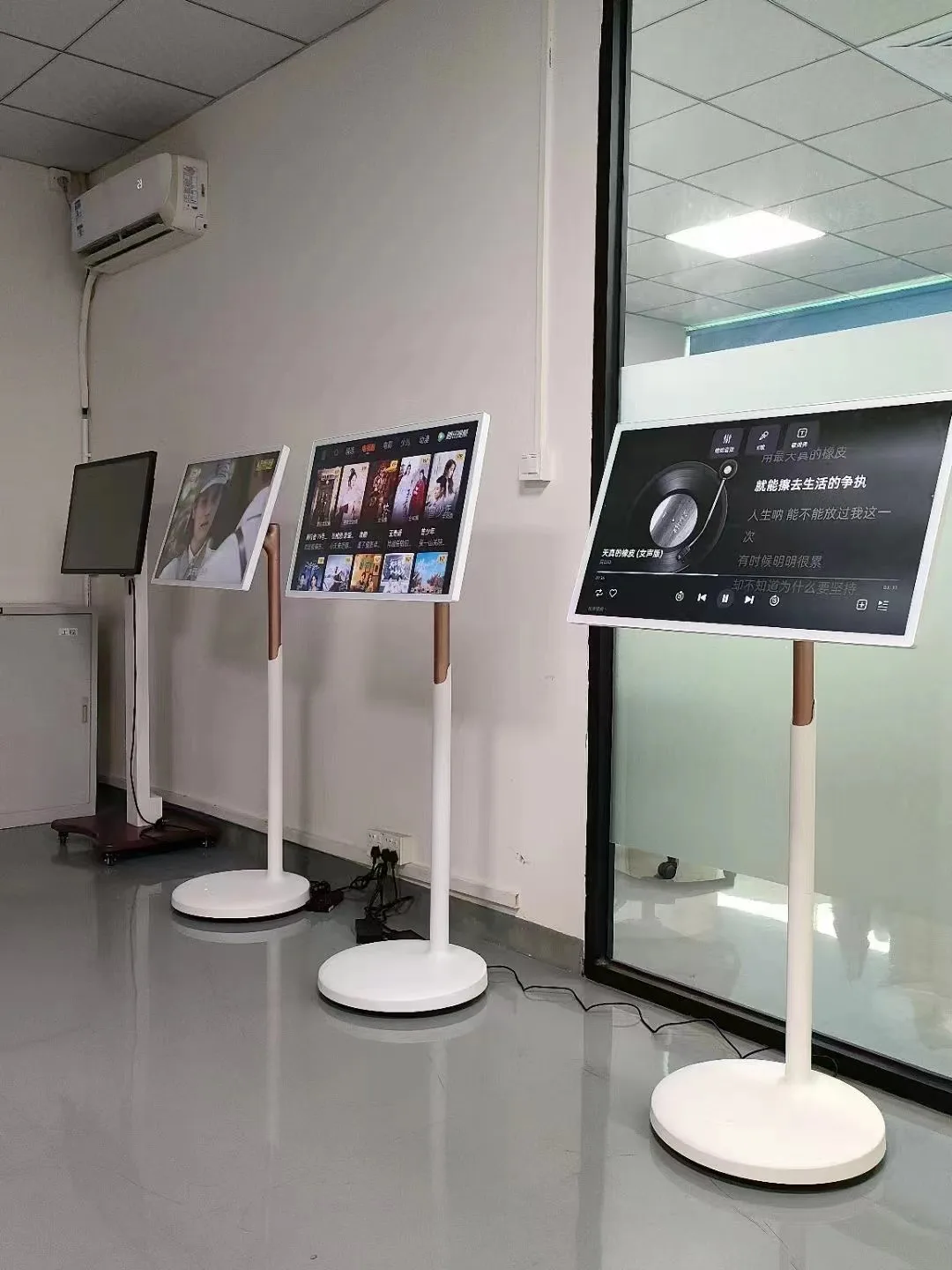 Touch Screen 32 Inch Portable  - огляд і ціна Yoga Fitness Videos Free